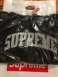 supreme  18fw 黒 パーカー おまけ付き！値下げ可のサムネイル