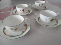 NARUMI BONE CHINA 花柄カップ＆ソーサー 4客セットのサムネイル