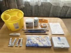 水彩　画材　絵の具　セットのサムネイル