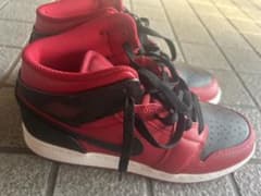 NIKE AIRJORDAN 1 ミッド 24.5のサムネイル