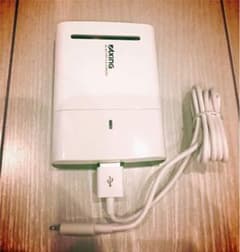 携帯　電池型充電器　ホワイト　かなり美品のサムネイル