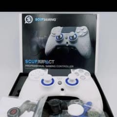 Scuf Impact EMR有 PS4 ゲームコントローラーのサムネイル