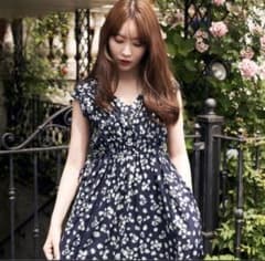 Her lip to Paris Daisy Long Dress Sサイズ herlipto Paris Daisy Long Dress Sサイズ - メルカリ