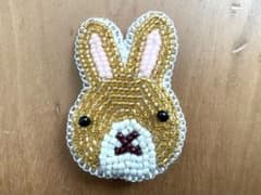 ビーズブローチ(うさぎ)のサムネイル