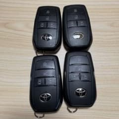 トヨタ純正 ヴォクシー スマートキー (4つボタン) 4個 送料込み - メルカリ