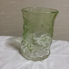 淡いグリーン ガラスコップ 凹凸デザインのサムネイル