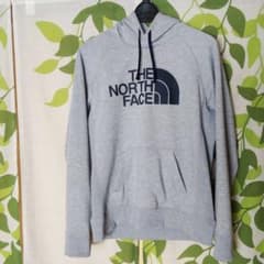 【期間限定値下げ】ノースフェイス　パーカーのサムネイル