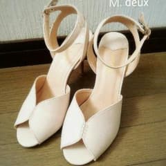 再値下げ！エムドゥ☆ほぼ未使用サンダル☆今期夏カタログ掲載のサムネイル