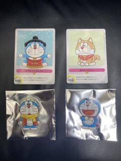 100%ドラえもん&フレンズ　入場者特典！カード・アクリルバッジのサムネイル