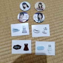 乃木坂46 真夏の全国ツアー缶バッジ４コ 衣装ランダムデコパーツ4種 セットのサムネイル