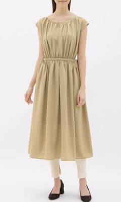 GU　ギャザーワンピース　Mサイズ　レディース　春　夏のサムネイル