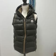 MONCLER フード付きダウンベスト オリーブグリーン　hry26 MONCLER フード付きダウンベスト オリーブグリーン hry26様専用 - メルカリ
