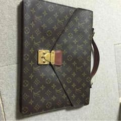 ルイ ヴィトン ビジネスバッグのサムネイル