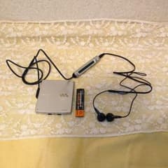 ●値下●Sony MD プレイヤー ウォークマン シルバー MZ-E909のサムネイル