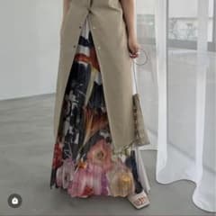 MEDI ROENTGEN FLOWER PLEATS SKIRTのサムネイル