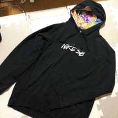 パーカー 黒 ブラックのサムネイル