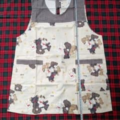 クマ柄 ラン型エプロン ポケット付き　ゆったりめ　保育士　ハンドメイド　綿100のサムネイル