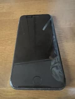 iPhone8 64G スペースグレー　背面割れ　動作問題なしのサムネイル
