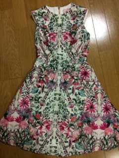 m さま専用☆ Ted Baker ワンピースのサムネイル