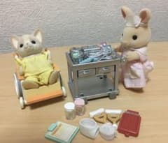 シルバニアファミリー(ナースセット＆チワワの男の子)のサムネイル