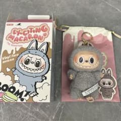 LABUBUのサムネイル