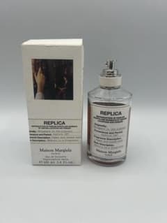 Maison Margiela REPLICAウィスパー・イン・ザ・ライブラリーのサムネイル