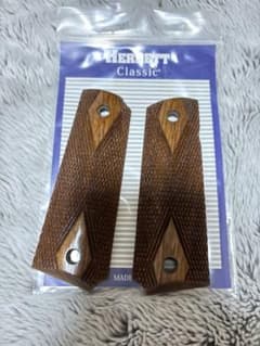 実物 ヘレッツ社 M1911 ガバメント用 ダイヤチェッカー 木製 グリップのサムネイル