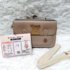 美品 ディズニーリゾート ダッフィー キャリーミー ポシェット