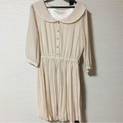 la Bala ベージュ シフォン プリーツ ワンピースのサムネイル