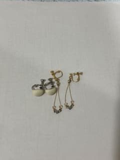 イヤリング 2点セット ホワイト＆ゴールドカラーのサムネイル