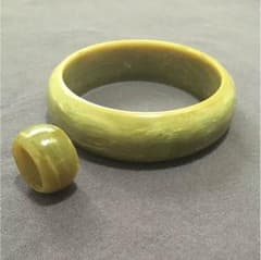 グリーンの指輪とブレスレットのセットのサムネイル