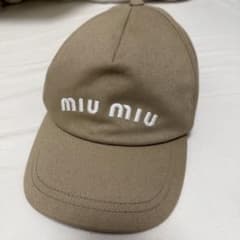 miu miu ベースボールキャップ ベージュ Mサイズのサムネイル