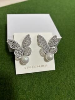 STELLA BRIDAL バタフライ パール ピアスのサムネイル