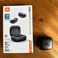 JBL ワイヤレスイヤホン LIVE FREE2のサムネイル