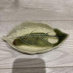 陶器 葉っぱ型 豆皿 プレートのサムネイル