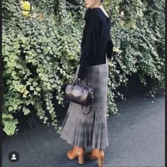 【値下げしました】藤井明子さん着用　ロングスカートのサムネイル