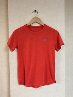 New Balance 半袖Tシャツ レッド スポーツウェアのサムネイル