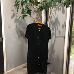 maid inイタリアの品です　レトロ感もありますがひんがあり、ボタンが素敵のサムネイル