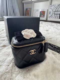 CHANEL カメリアリボンミニバニティケース ラムスキン - メルカリ