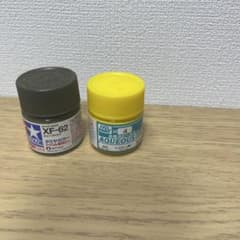 タミヤカラー アクリル塗料ミニ XF-62 & Mr.ホビー H4のサムネイル