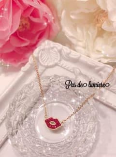 スワロフスキーのリップネックレス♡ハンドメイドのサムネイル