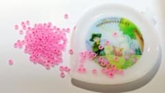 シードビーズ　丸　ピンク　ビーズ　小のサムネイル