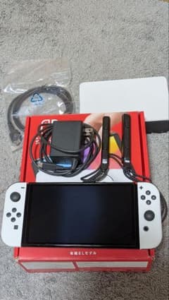 【即購入OK】Nintendo Switch 有機ELモデル 本体のサムネイル