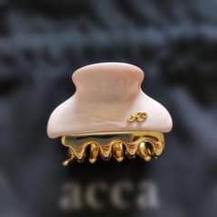 【極美品】アッカ acca ピンク　マーブル　クリップ　ヘアクリップ　ミルキー acca ヘアクリップ ピンクマーブル - メルカリ