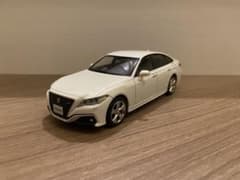 1/30 トヨタ　クラウン　RS カラーサンプル　非売品ミニカー　ホワイトパール 1/30 トヨタ クラウン RS カラーサンプル 非売品ミニカー ホワイト