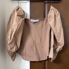 ZARA パフスリーブ ニットトップスのサムネイル