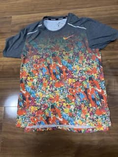 ＊本日限定＊NIKE RUNNING Ｔシャツ Mのサムネイル