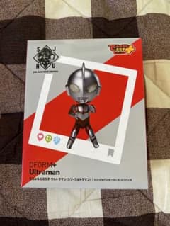DFORM + Ultraman 피규어