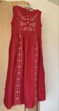最終値下げ〜刺繍ノースリーブロングワンピース〜のサムネイル