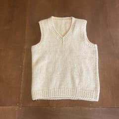 えみおわすニットベストのサムネイル